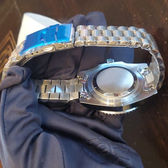 The Patriot custom Valintino Watch Builds automatic 40mm Submariner mod - Picture 5 of 6